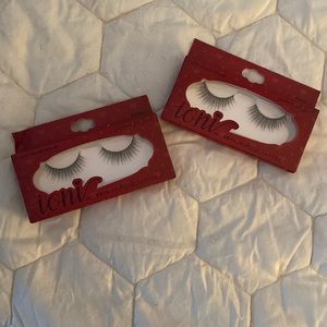 Set of 2 ioni lashes 3D faux mink “natural lite doll”